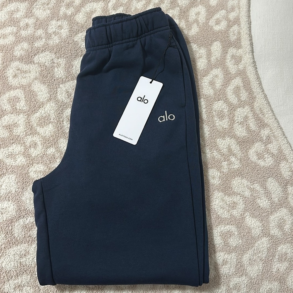 Accolade sweatpant for men 
NWT
Size L
Color Navy